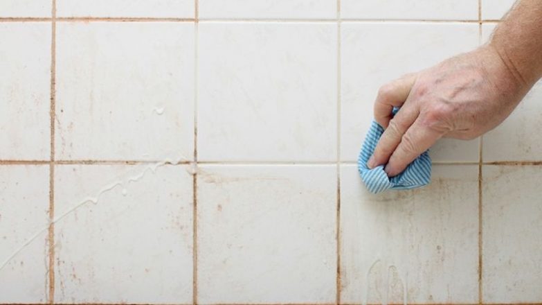 limpiar las juntas de los azulejos del baño