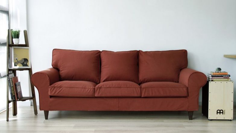 tapizar un sofá de tres plazas